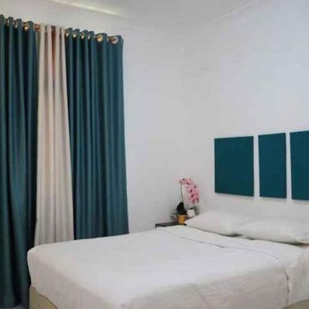 Oyo 91477 Fazira Home Stay Syariah Sibolga Екстер'єр фото